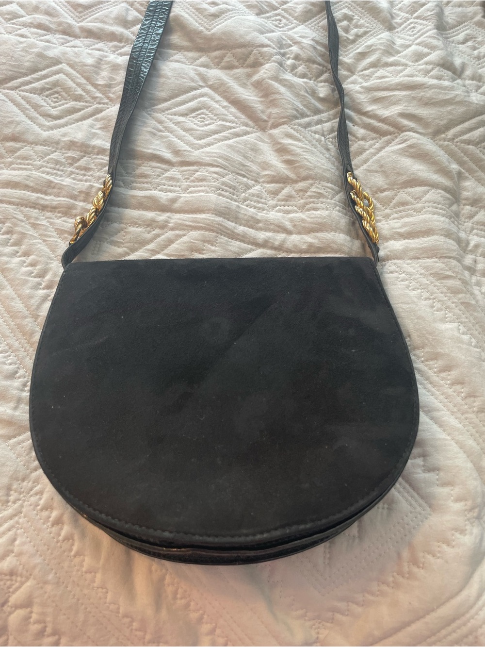 Elegant Black Suede Shoulder Bag with Gold Chain Accents